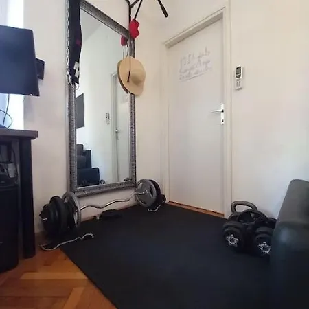 Apartment Comfy In Center