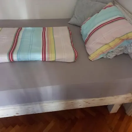 Comfy In Center Apartment *